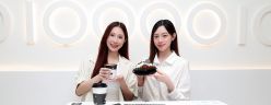羅技與 Ten Thousand Coffee 跨界合作推出聯名餐點將咖啡廳變成行動工作站
